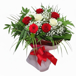 Ramo Rosas Rojas y Blancas